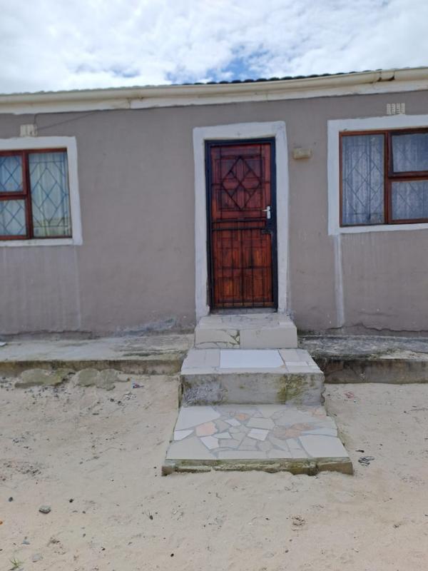 2 Bedroom Property for Sale in Ilitha Park Western Cape